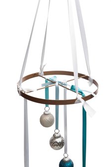 Decoratie ring van Ariadne at Home met kerstballen