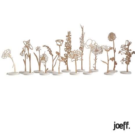 De eikenhouten levensbloemen van Joeff